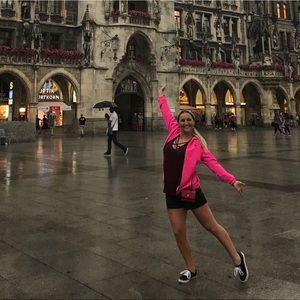 Meet your Posher, Jessica